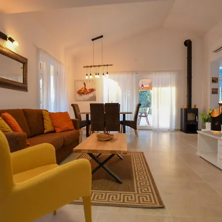 Villa Ariya